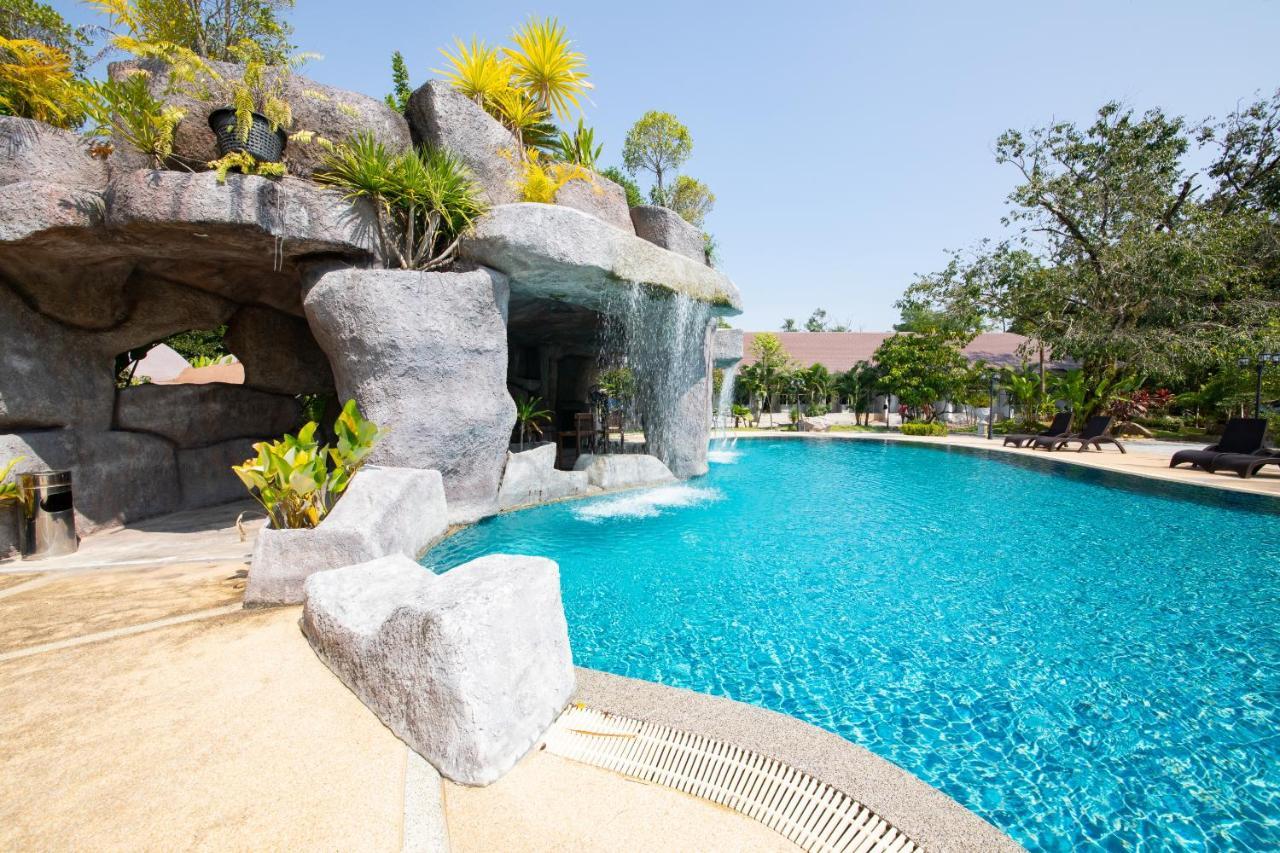 Hotel Rnana Grand Phang Nga Exteriér fotografie