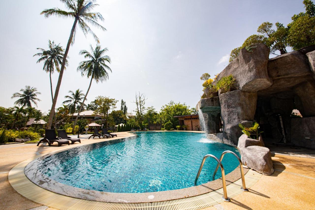 Hotel Rnana Grand Phang Nga Exteriér fotografie